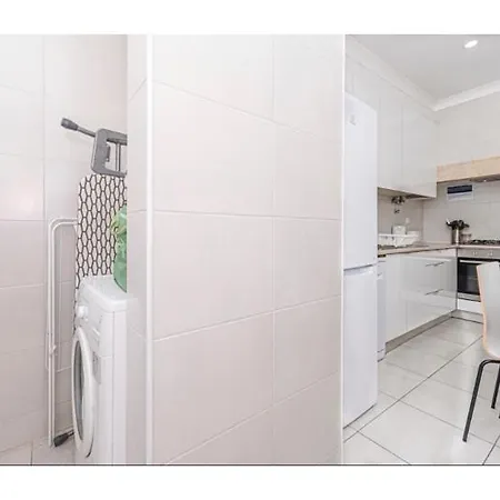 Houze Spacious 4 Bedroom Flat Near Zoo Lisboa